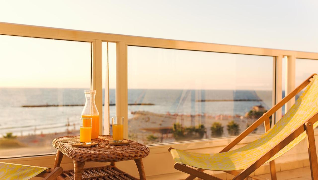 4 Bedroom Apartment On The Beach Tel Aviv Exterior photo